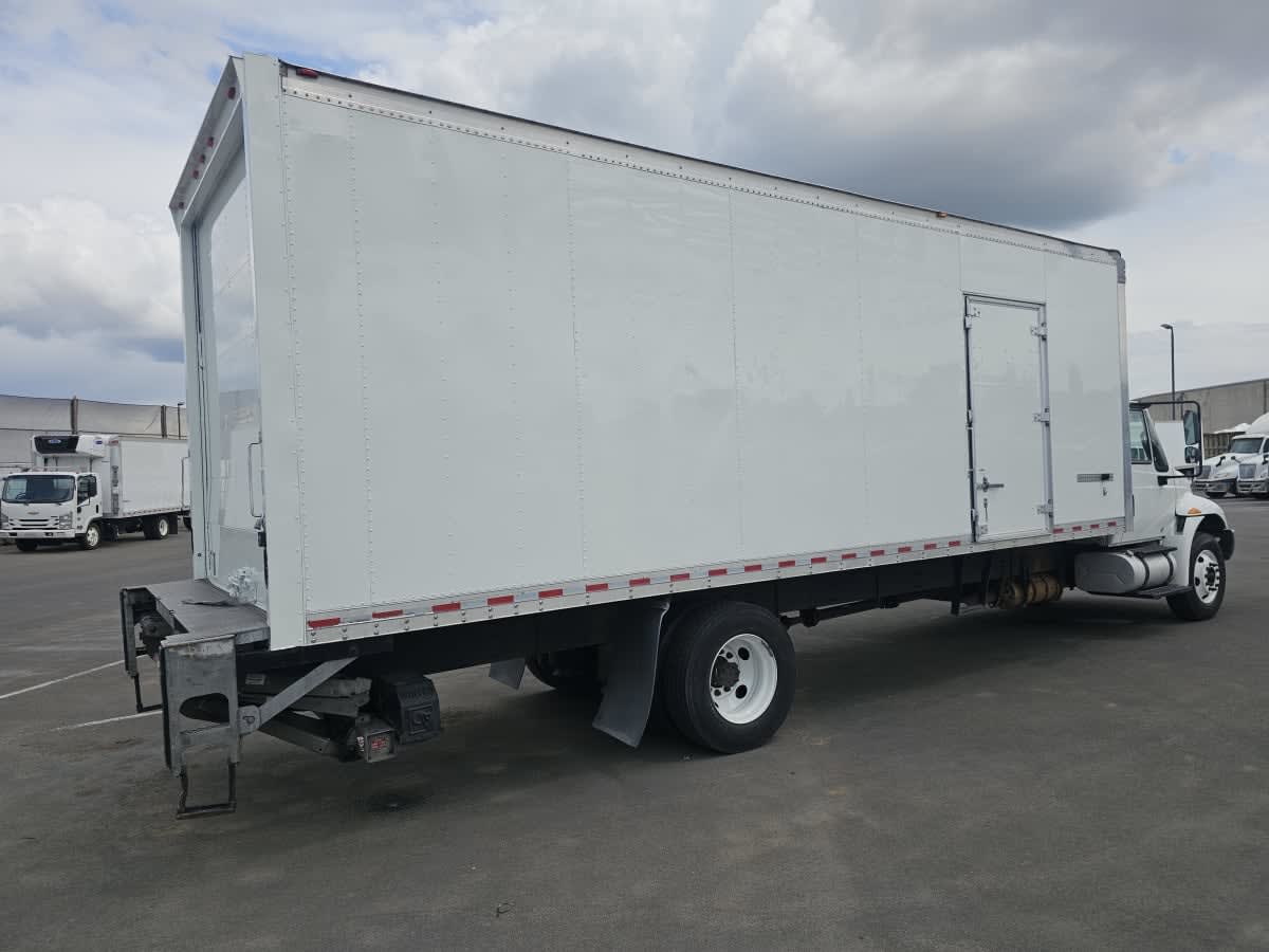 2018 Navistar International 4300 802300