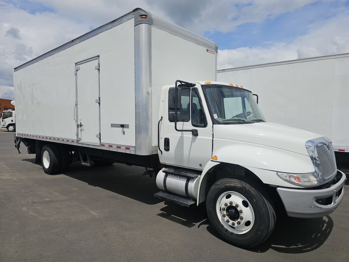 2018 Navistar International 4300 802300