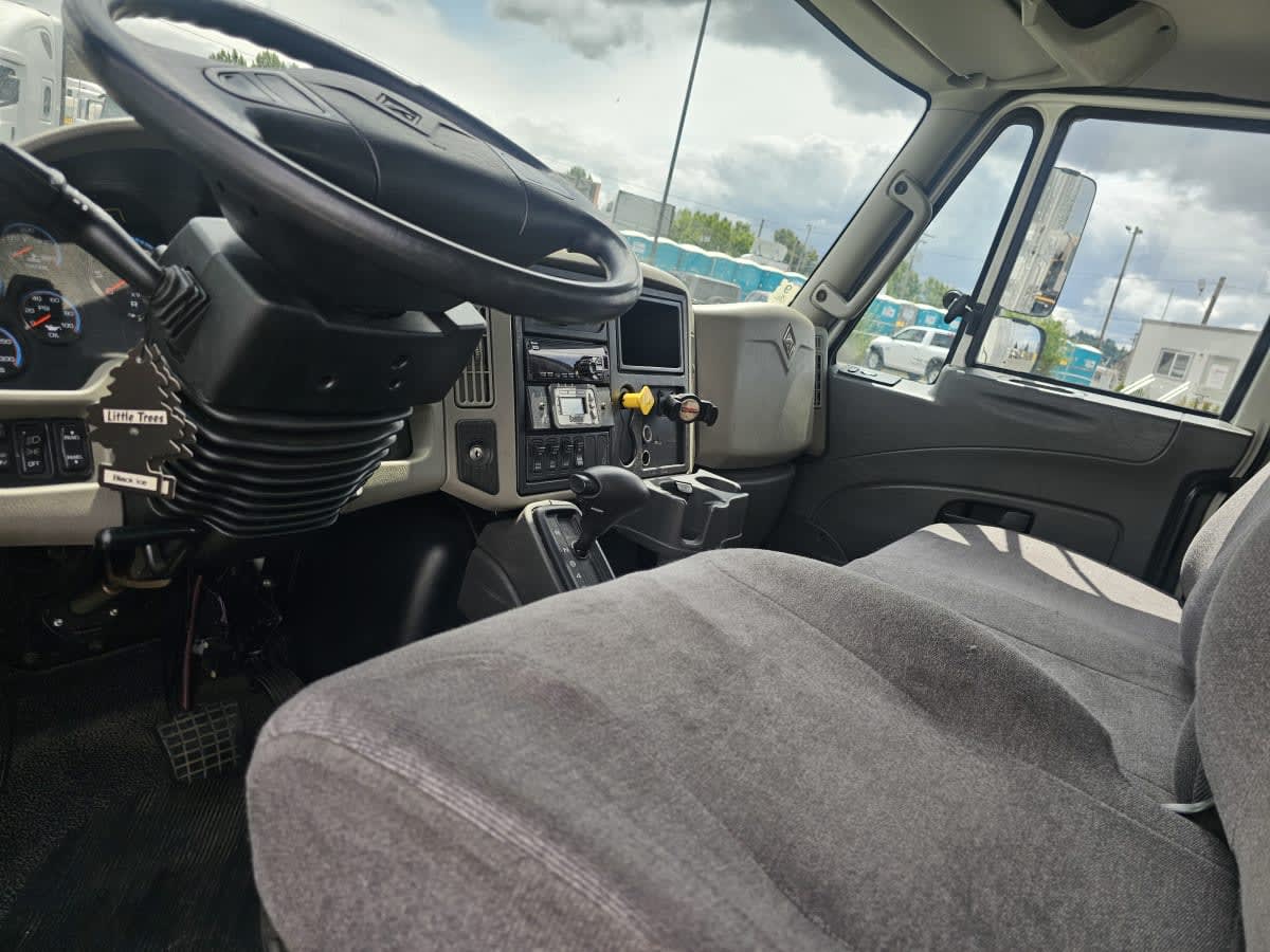 2018 Navistar International 4300 802300
