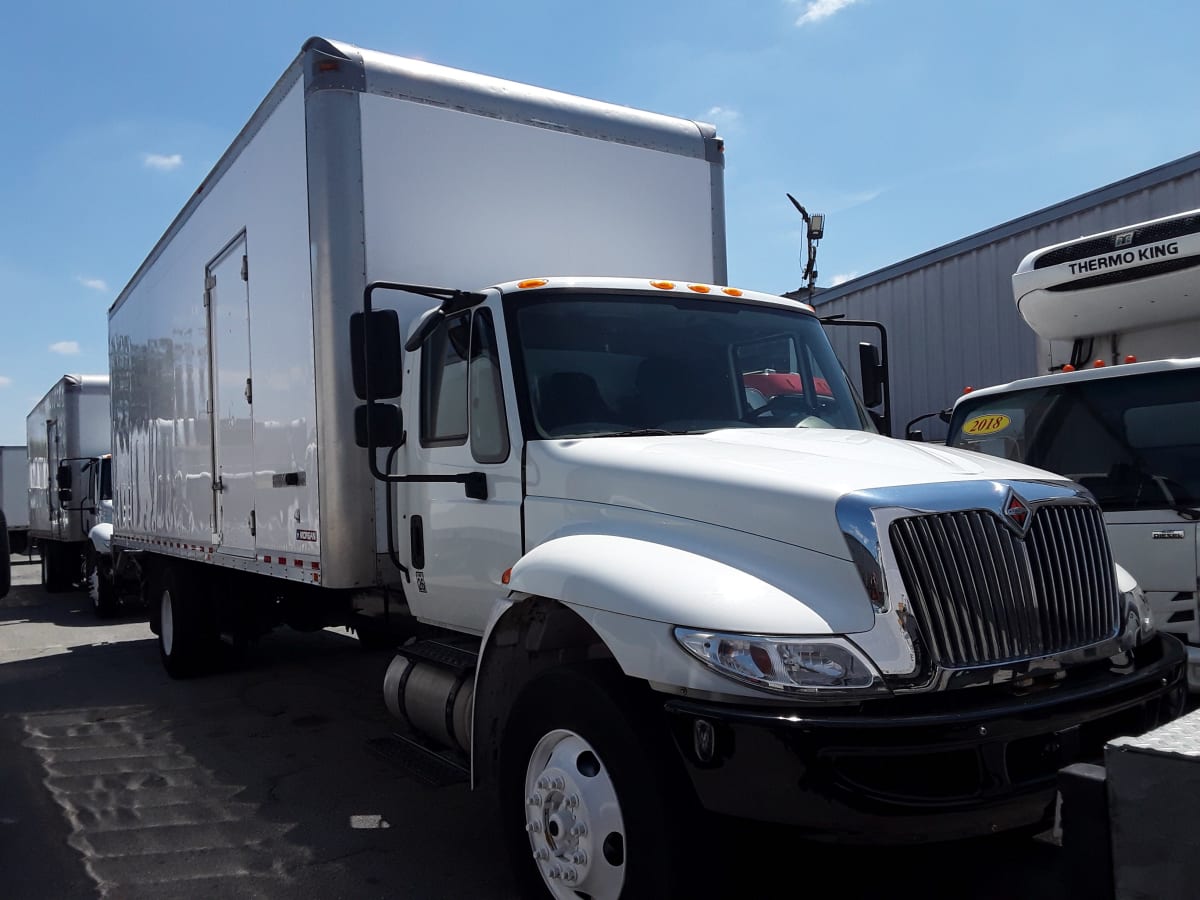 2018 Navistar International 4300 802333