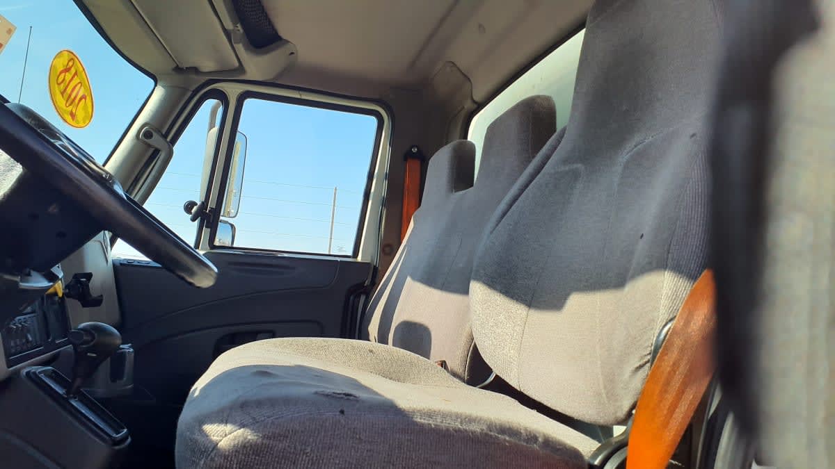 2018 Navistar International 4300 802334