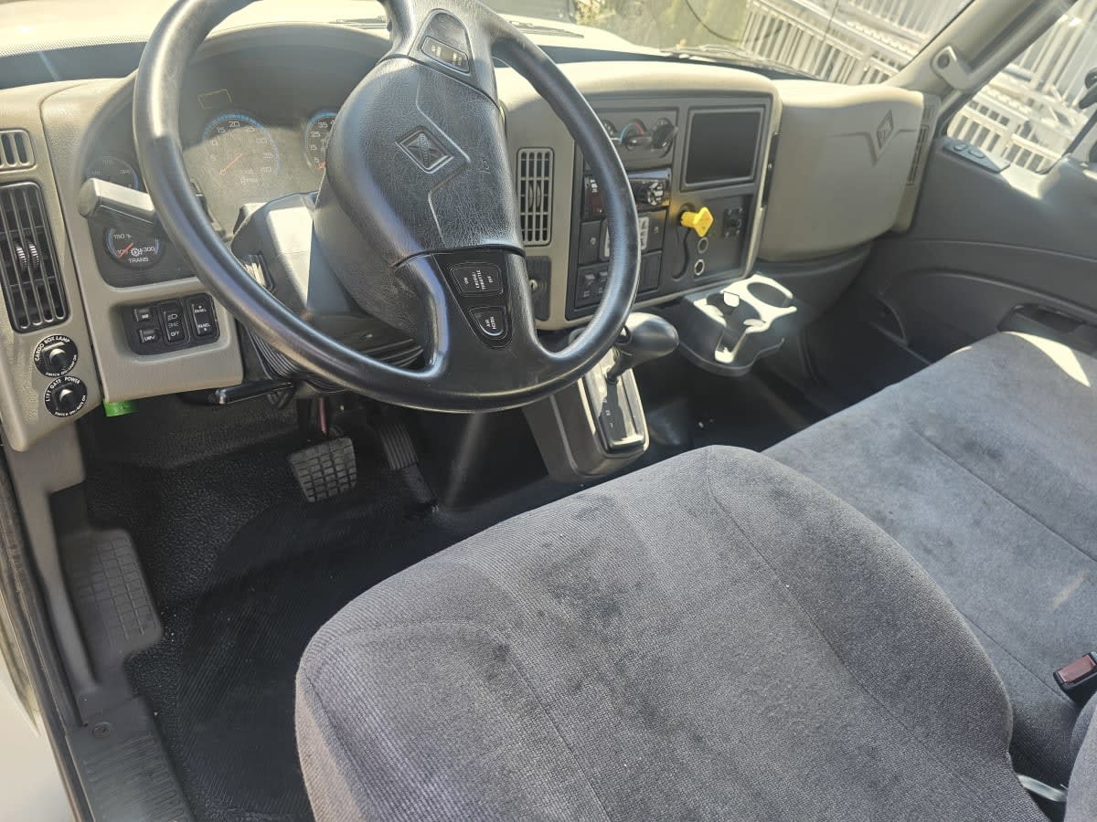 2018 Navistar International 4300 802338