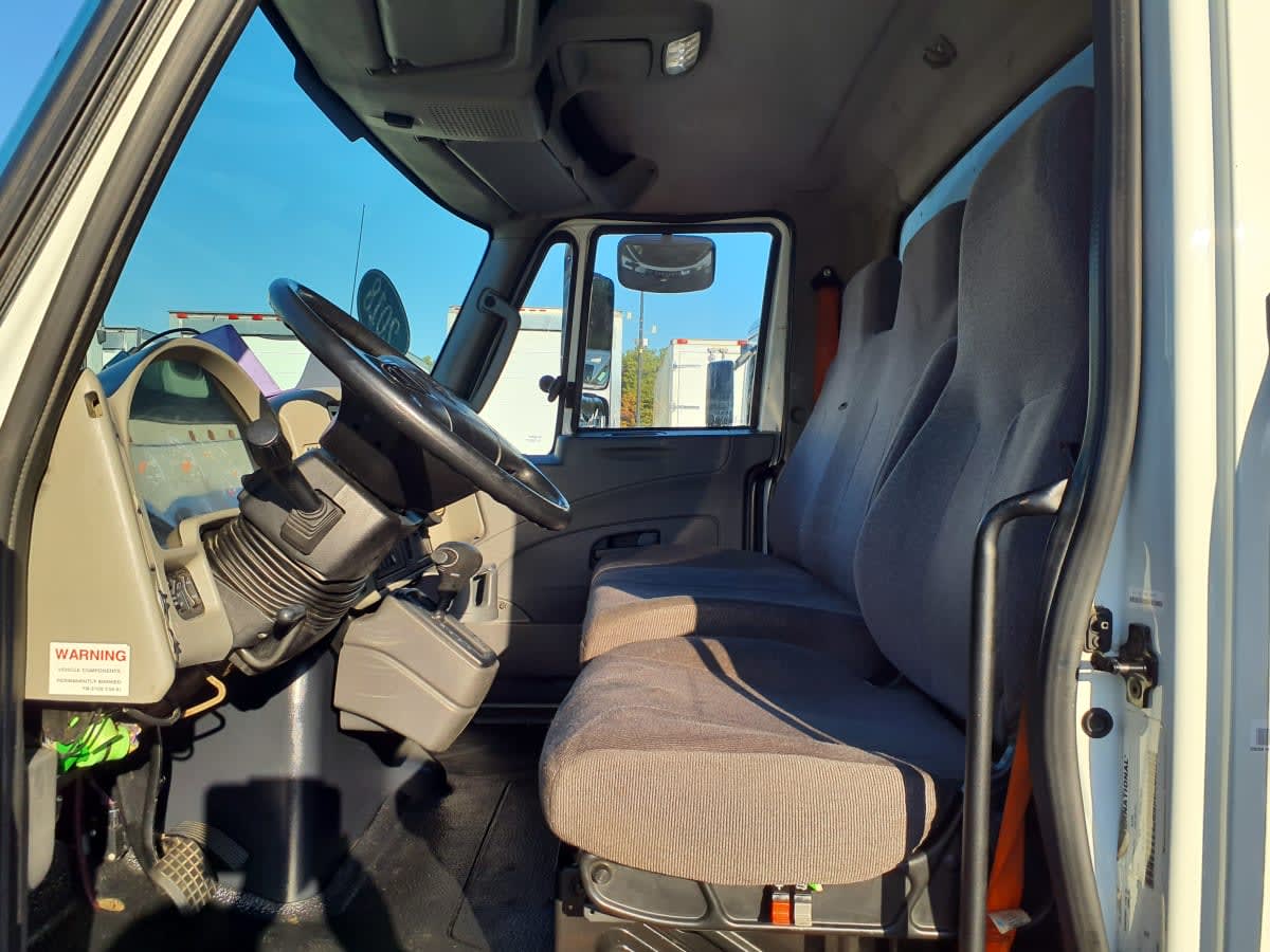 2018 Navistar International 4300 802345
