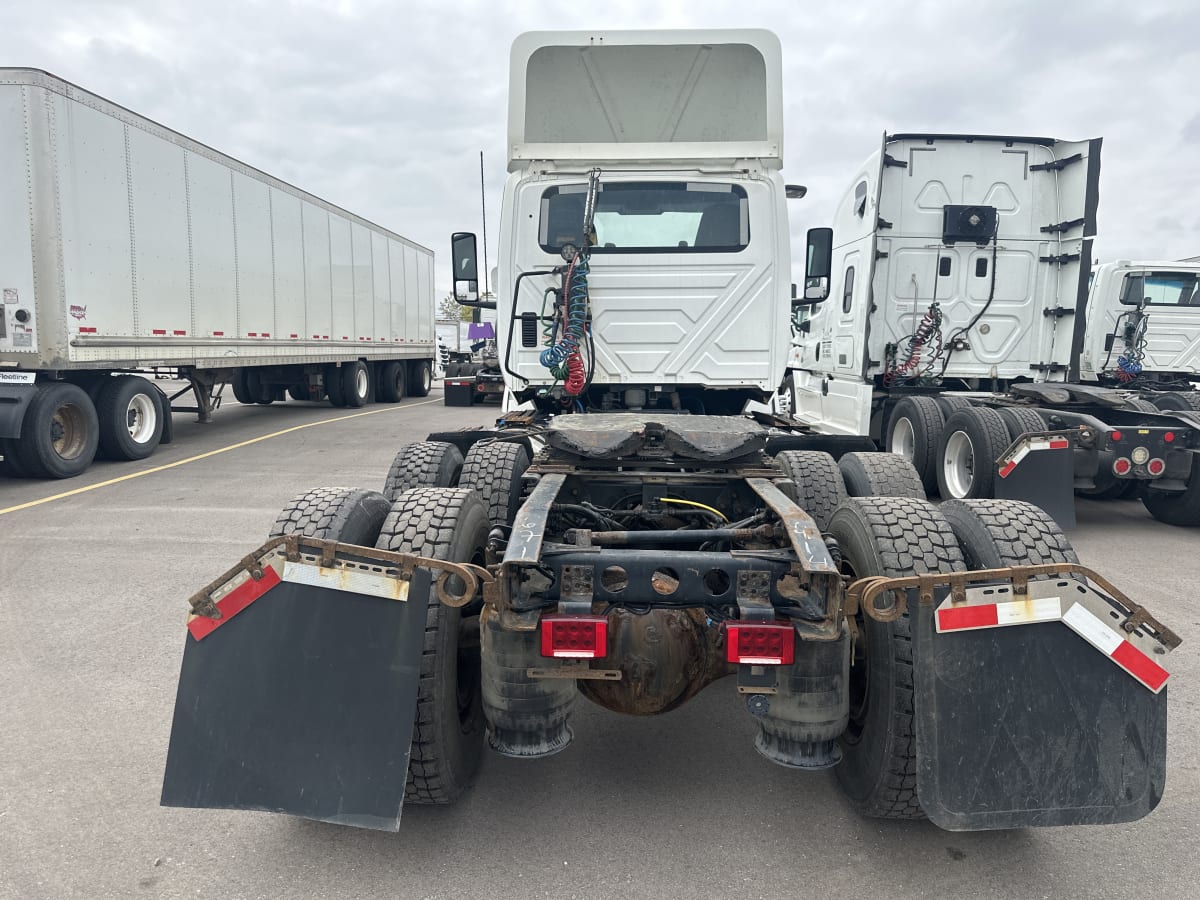 2019 Navistar International LT625 DAYCAB T/A 802422