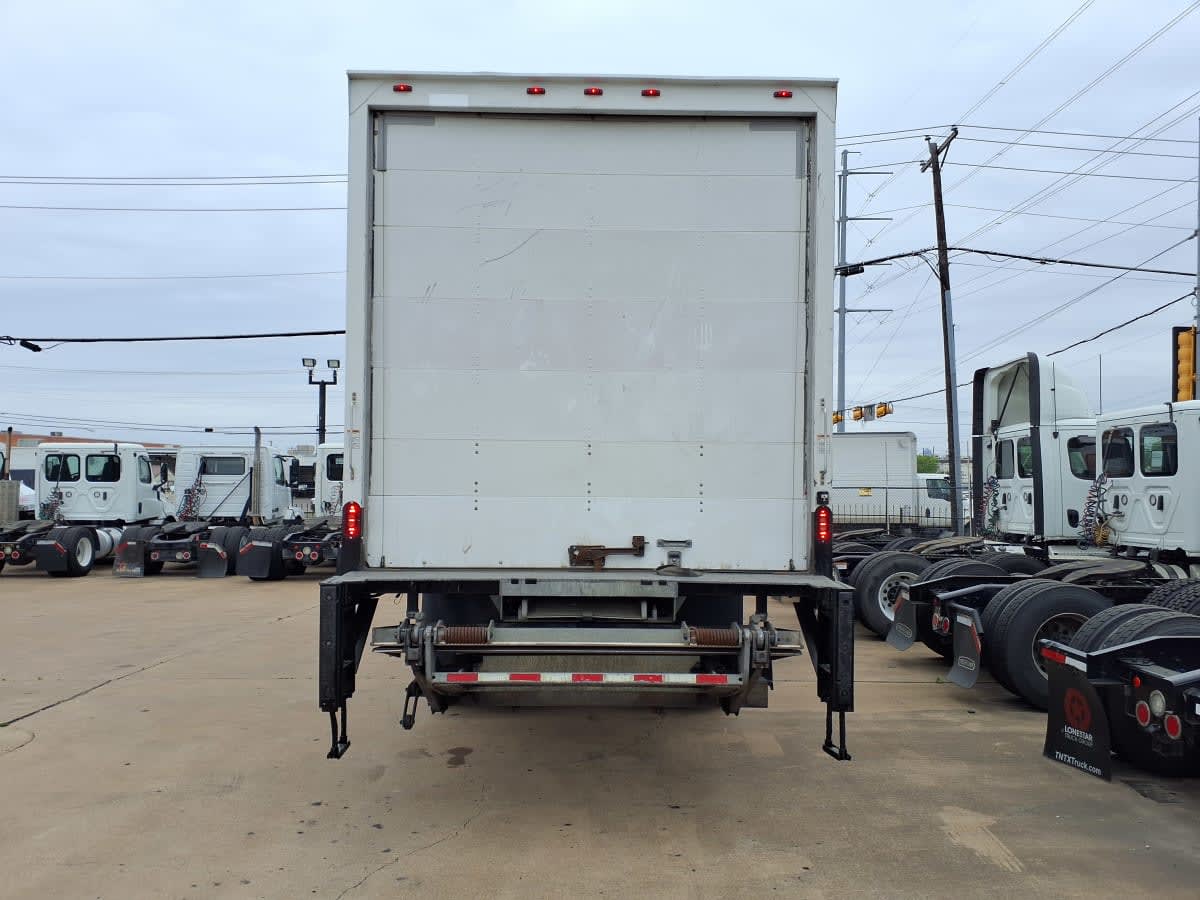 2018 Navistar International 4300 802425