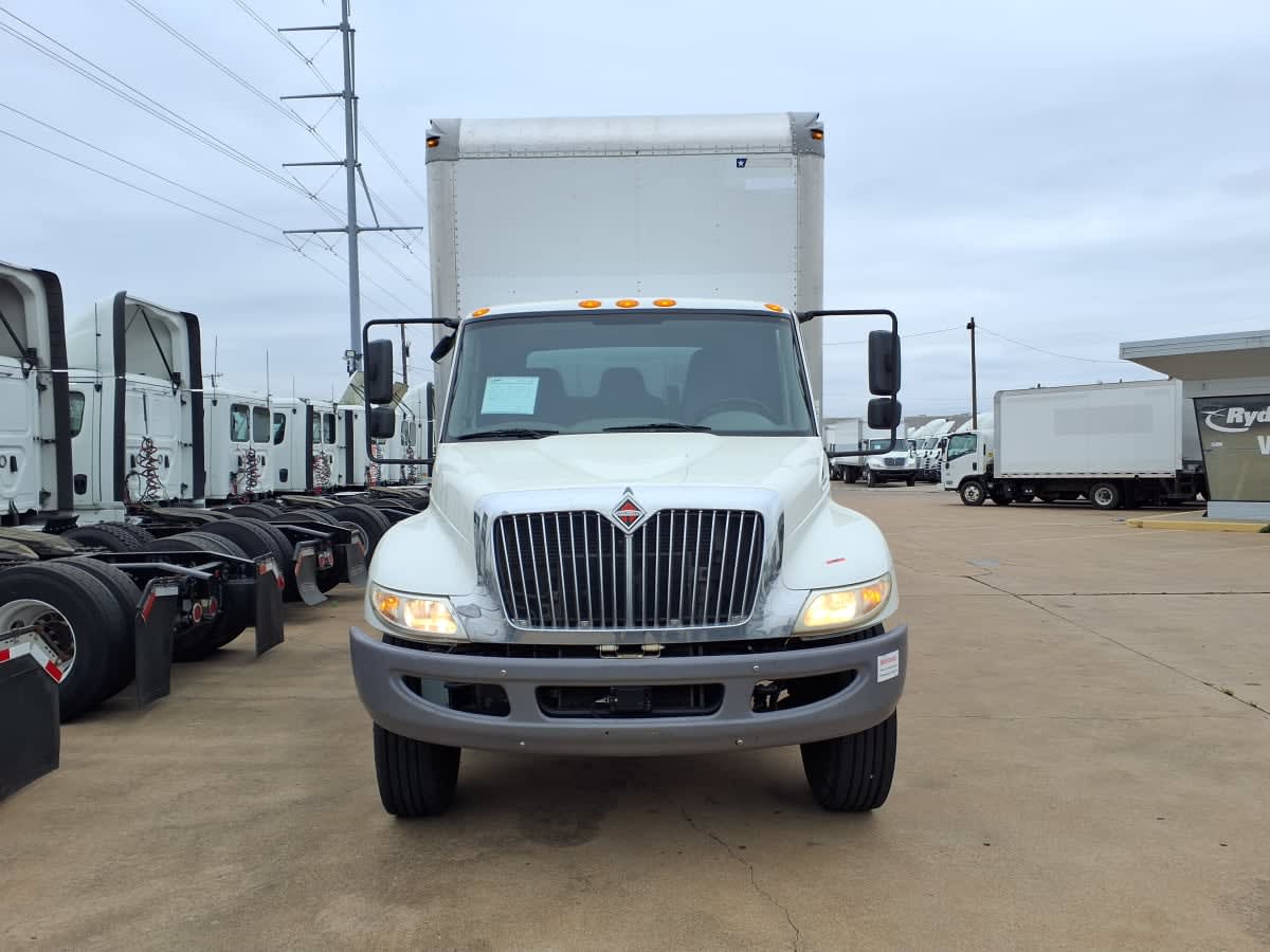 2018 Navistar International 4300 802425