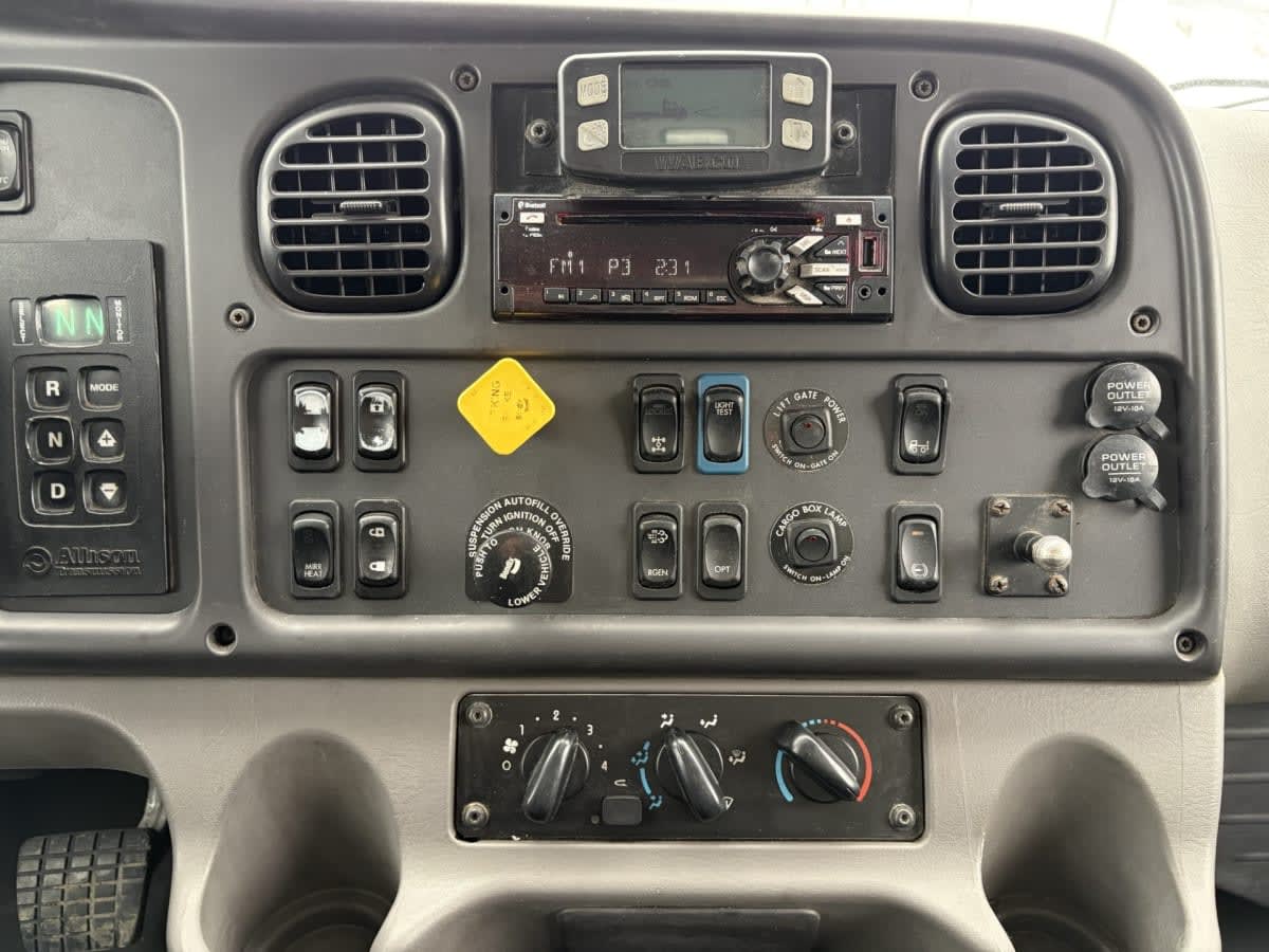 2018 Freightliner/Mercedes M2 106 802430