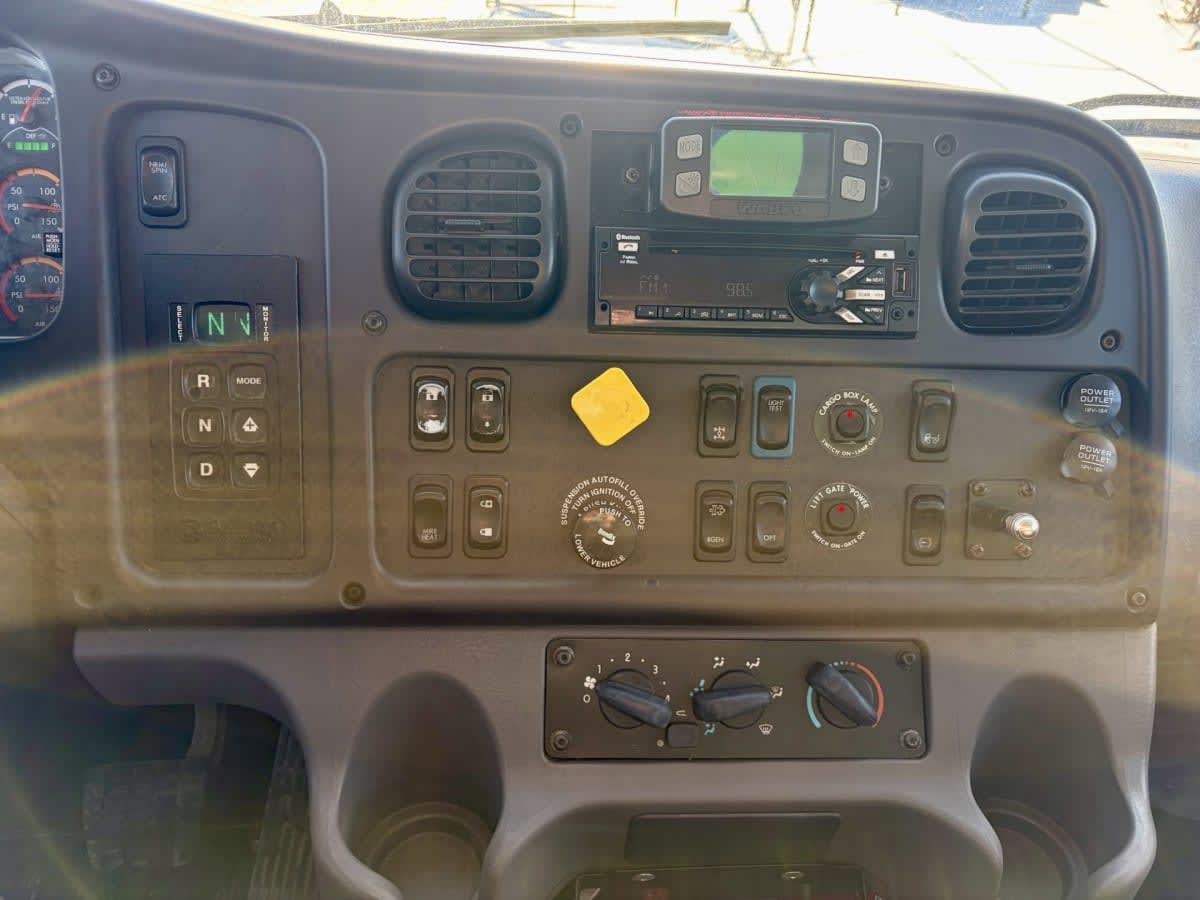 2018 Freightliner/Mercedes M2 106 802434