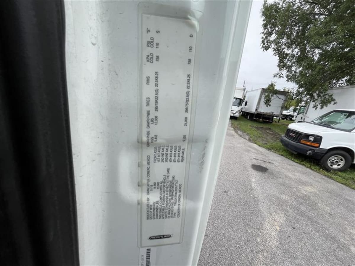 2019 Freightliner - image 10