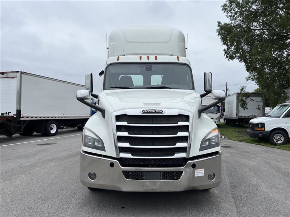 2019 Freightliner - image 2