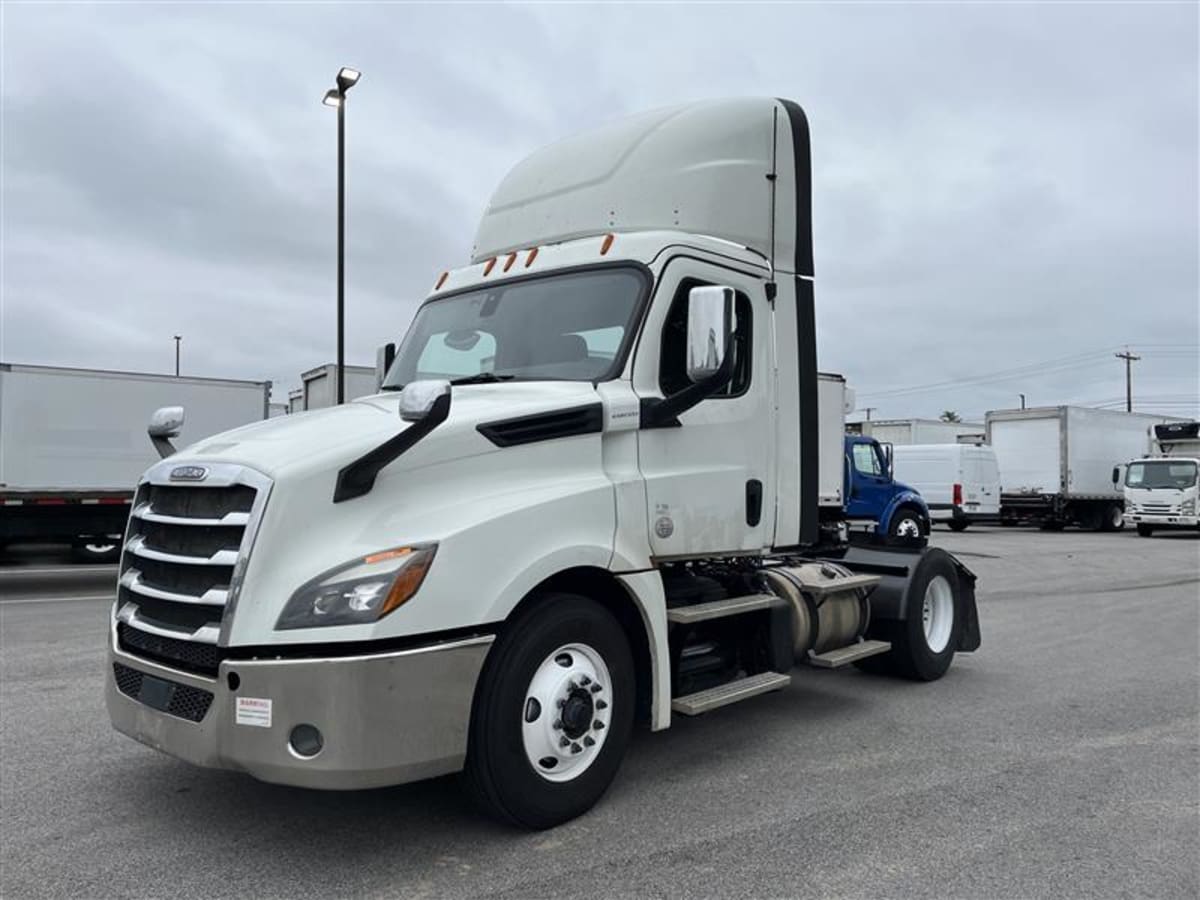 2019 Freightliner - image 1