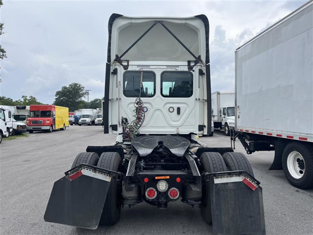 2019 Freightliner - image 5