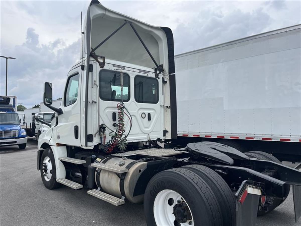 2019 Freightliner - image 6