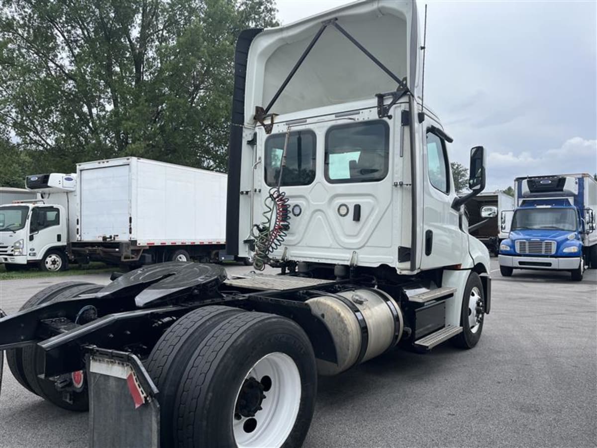 2019 Freightliner - image 4