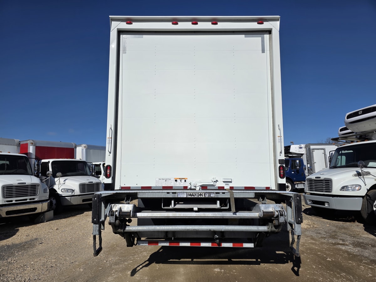 2018 Freightliner/Mercedes M2 106 802820