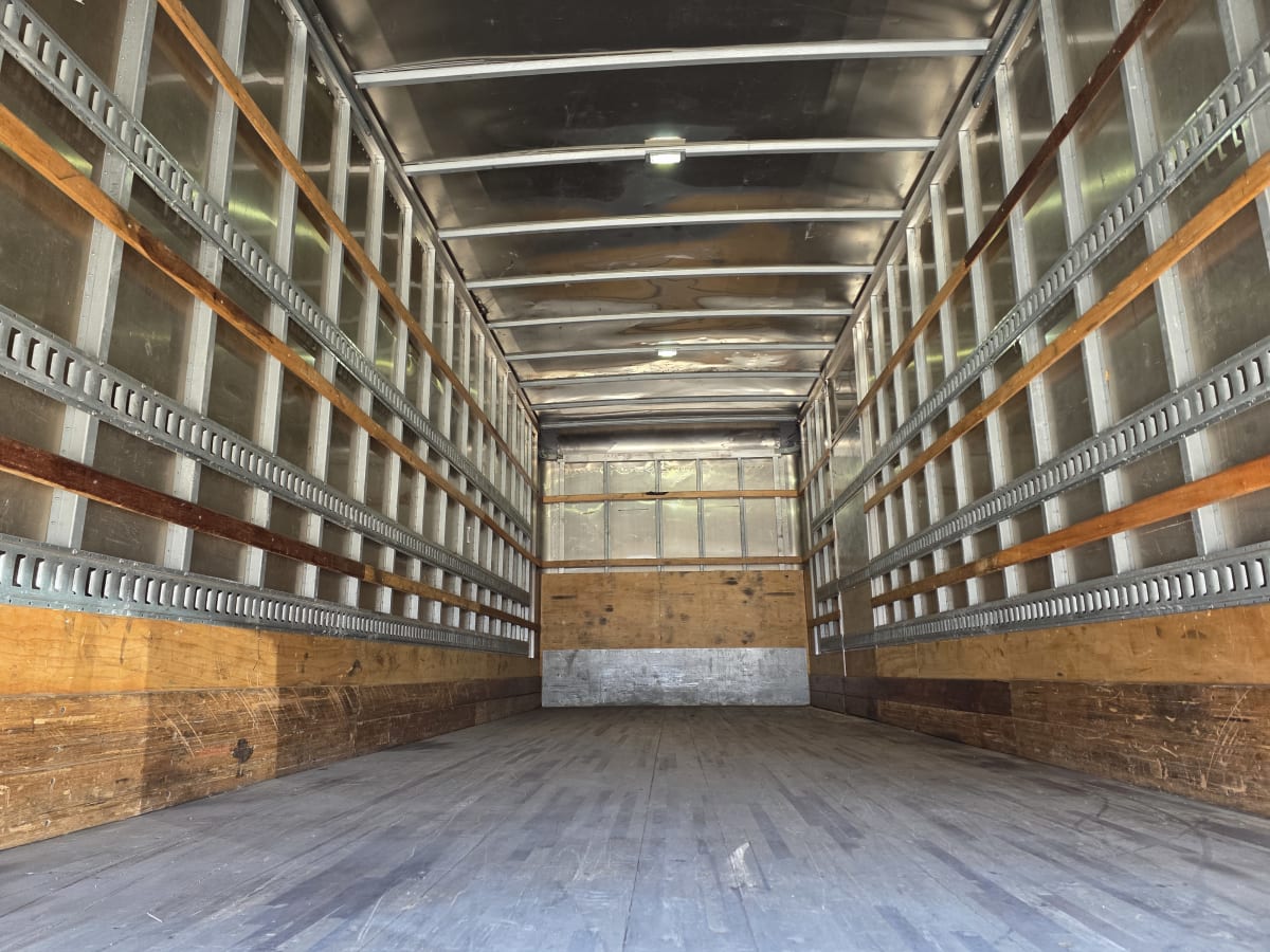 2018 Freightliner/Mercedes M2 106 802820