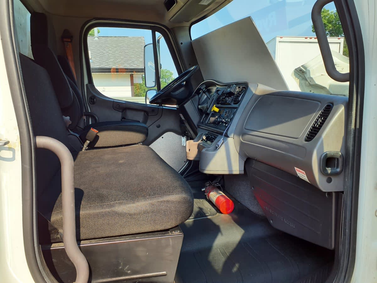 2018 Freightliner M2 106 802821