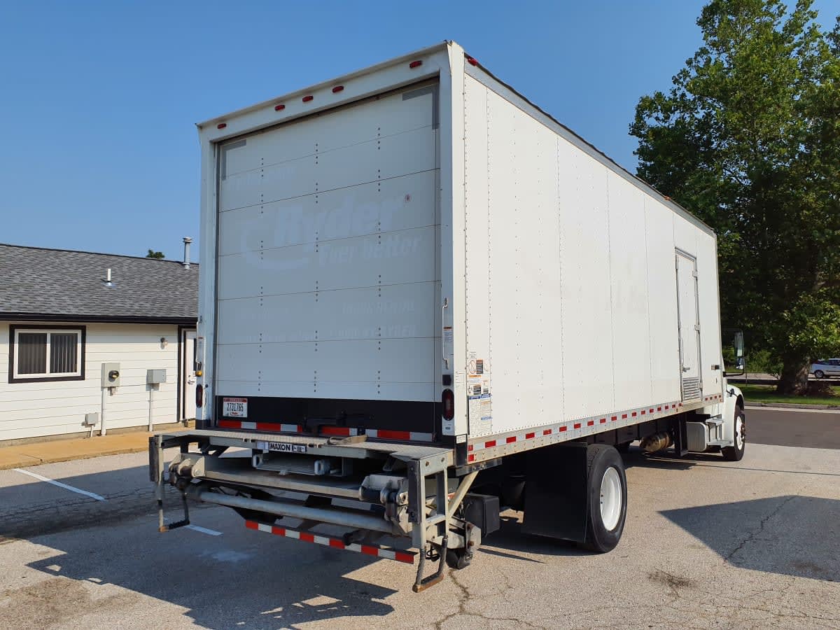 2018 Freightliner M2 106 802821