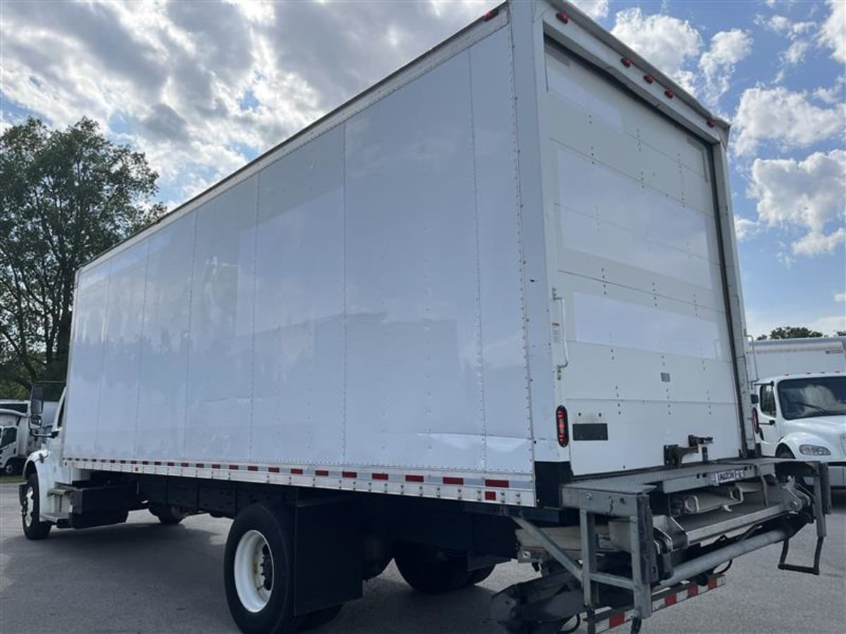 2018 Freightliner M2 106 802822