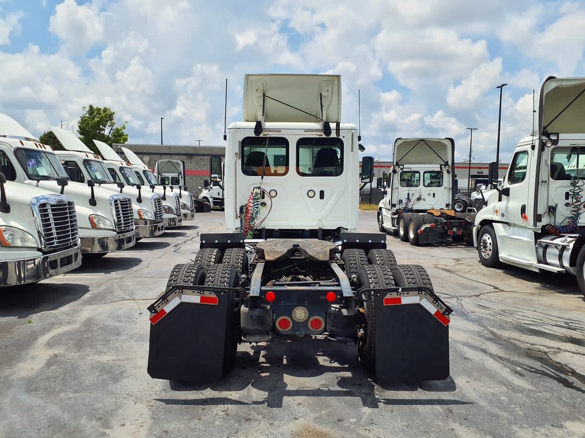 2018 Freightliner CASCADIA 125 803006
