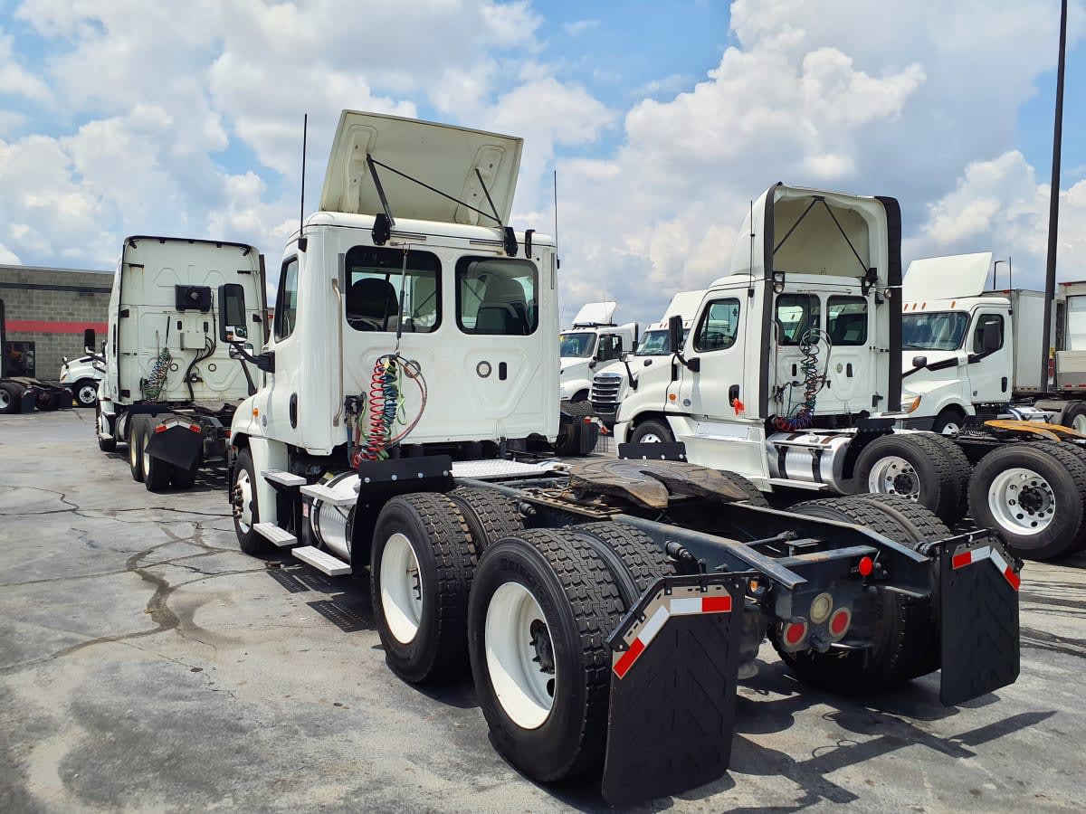 2018 Freightliner CASCADIA 125 803006
