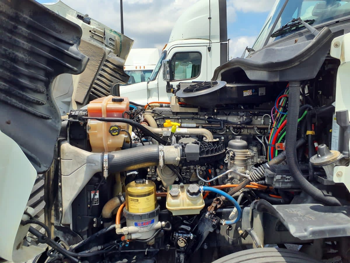 2018 Freightliner CASCADIA 125 803006