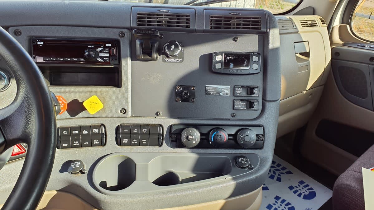 2018 Freightliner/Mercedes CASCADIA 125 803012