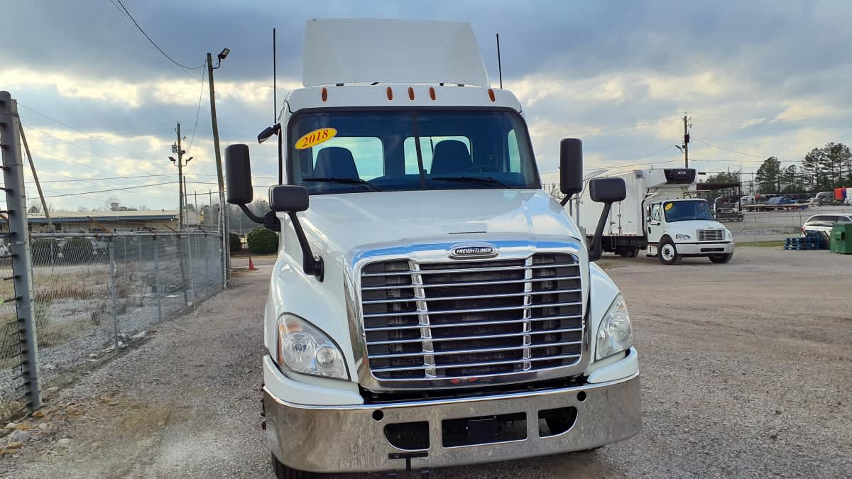 2018 Freightliner/Mercedes CASCADIA 125 803012