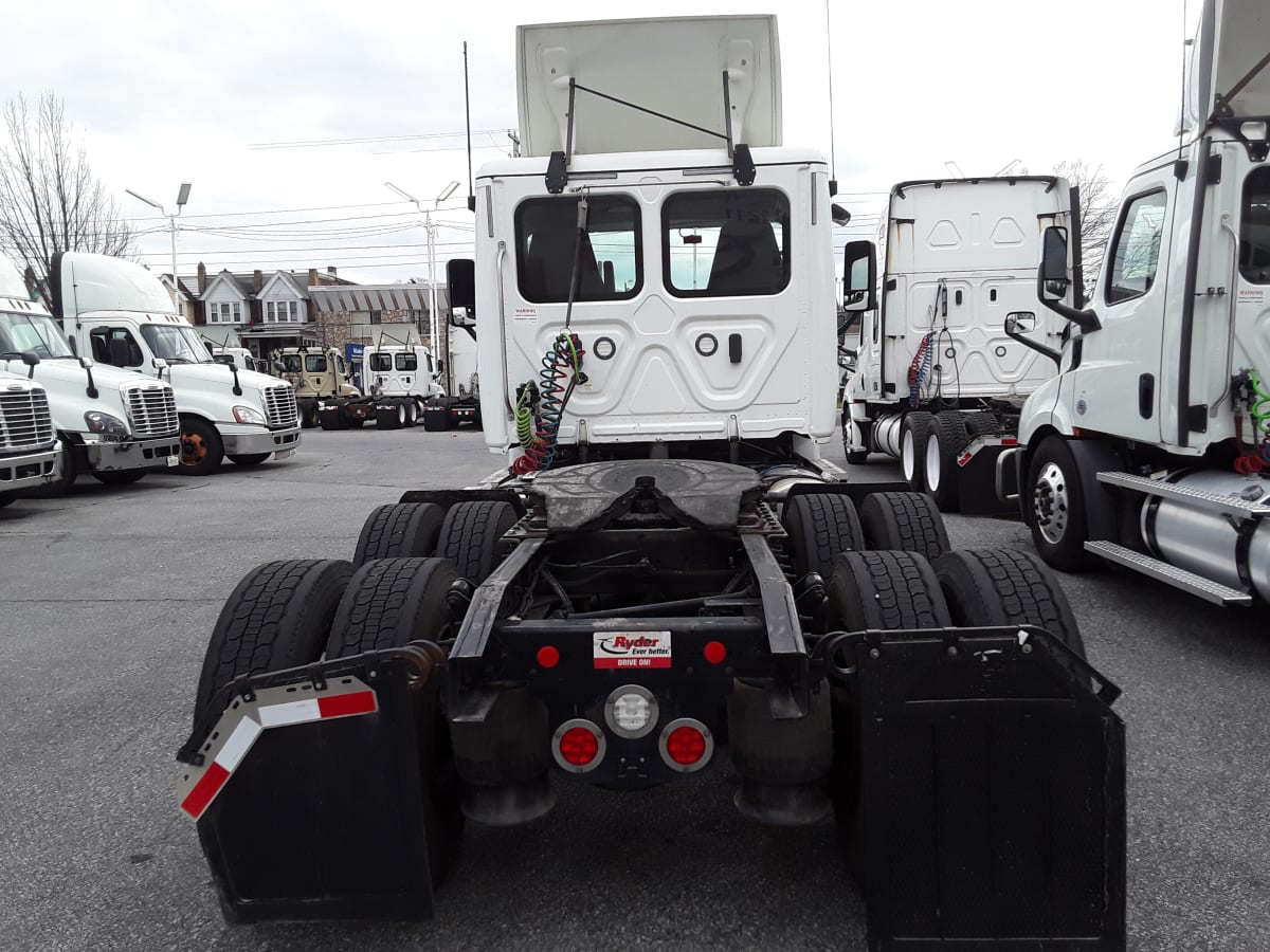 2019 Freightliner/Mercedes CASCADIA 125 803055