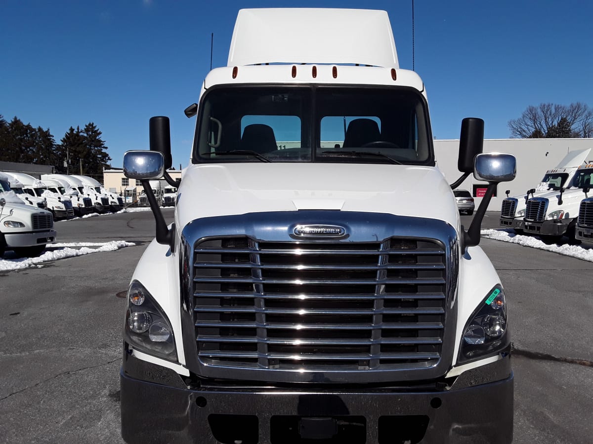 2019 Freightliner/Mercedes CASCADIA 125 803056