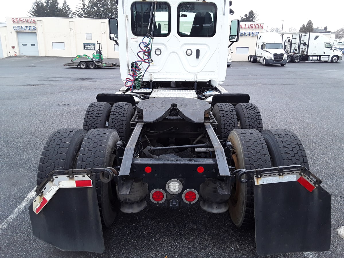 2019 Freightliner/Mercedes CASCADIA 125 803057