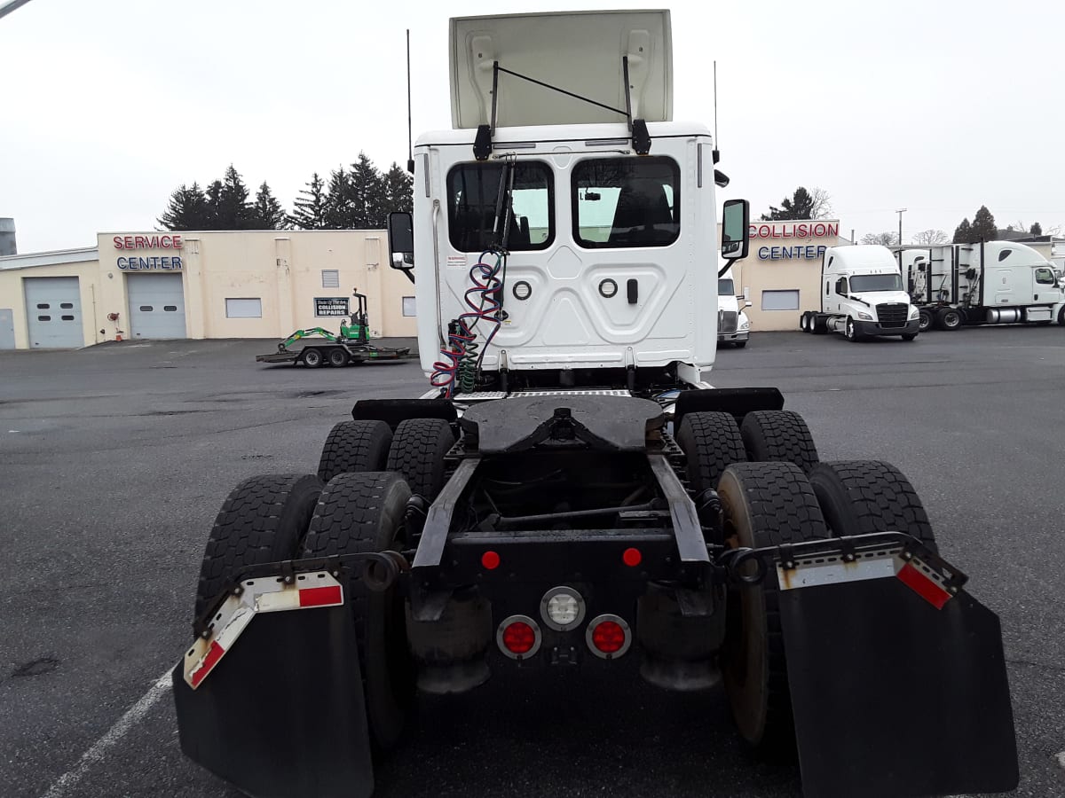 2019 Freightliner/Mercedes CASCADIA 125 803057