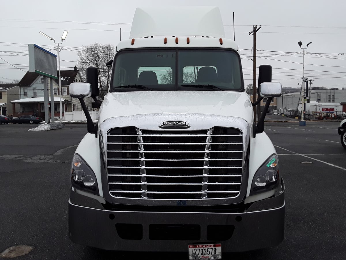 2019 Freightliner/Mercedes CASCADIA 125 803057