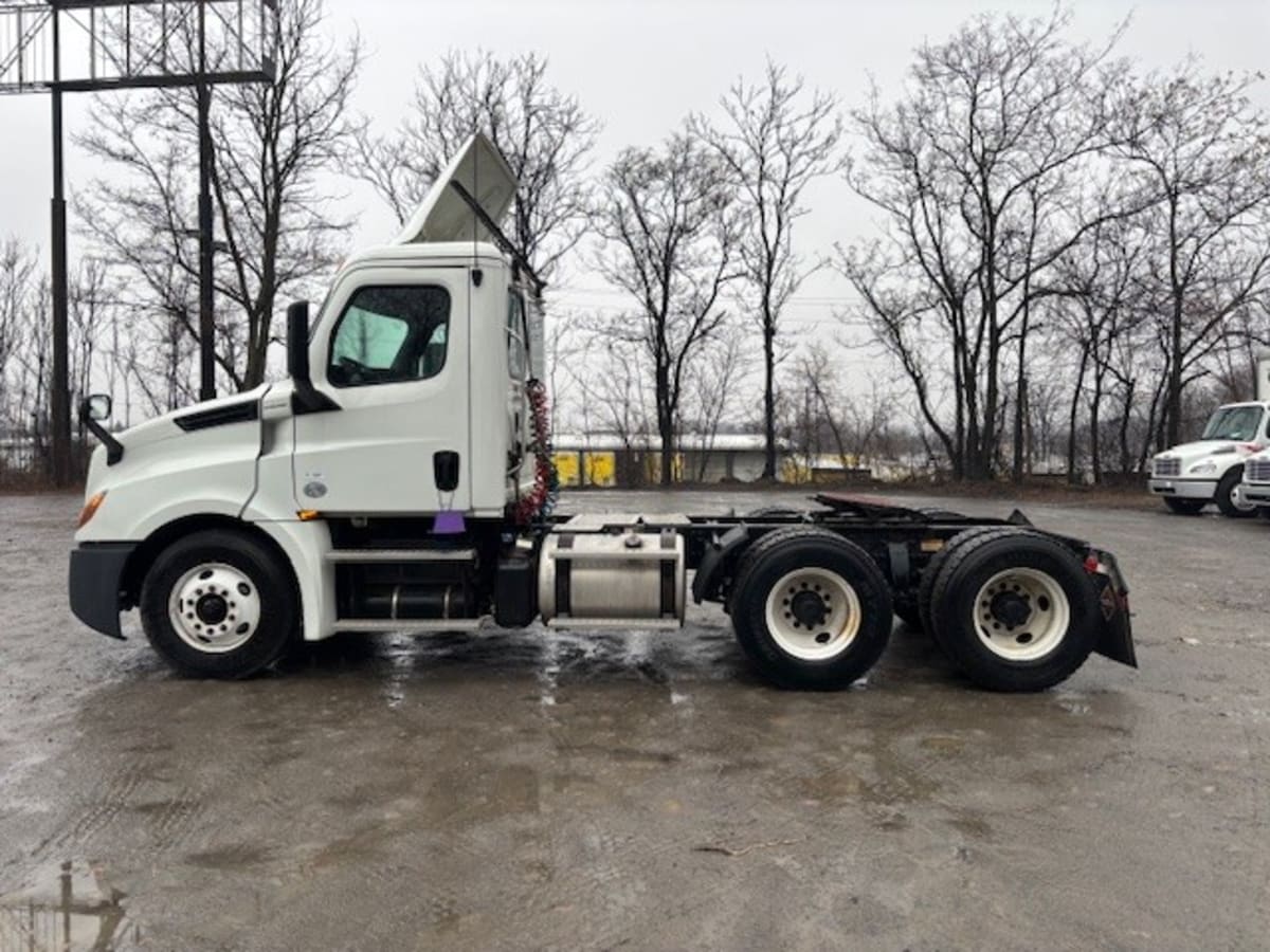 2018 Freightliner/Mercedes NEW CASCADIA PX12664 803063