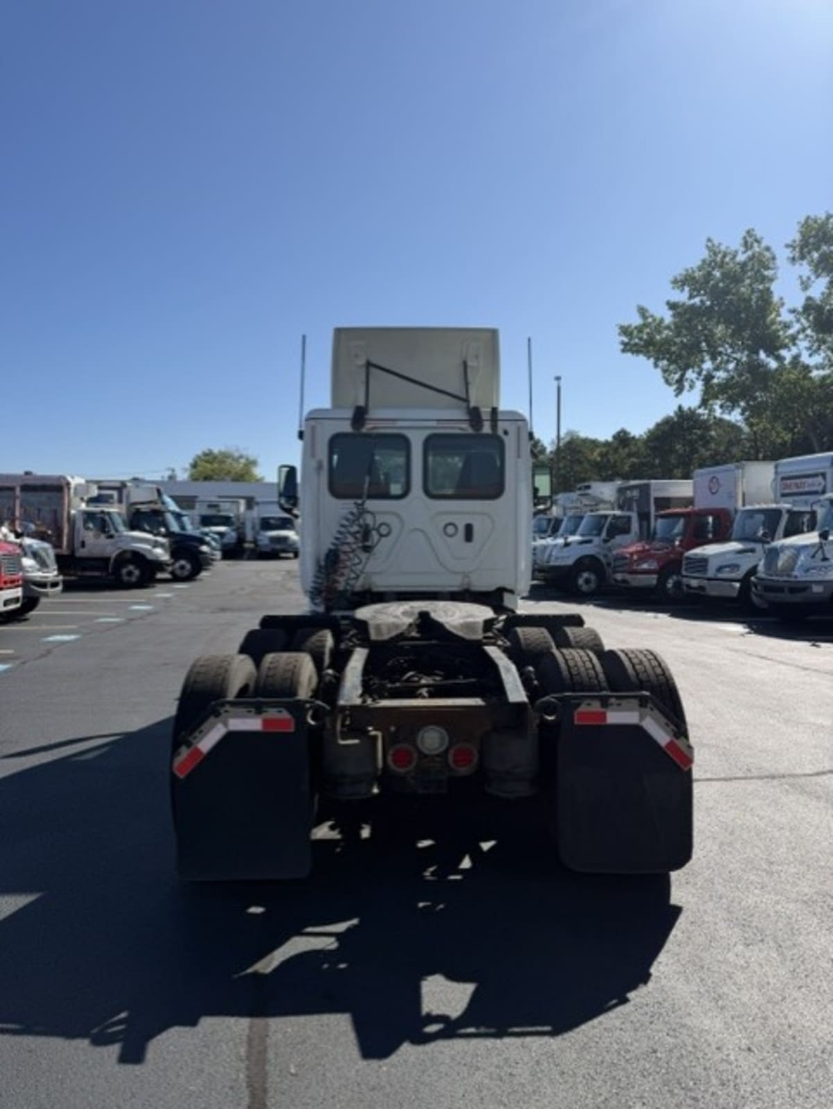 2018 Freightliner Cascadia in Farmingdale, NY — photo 5