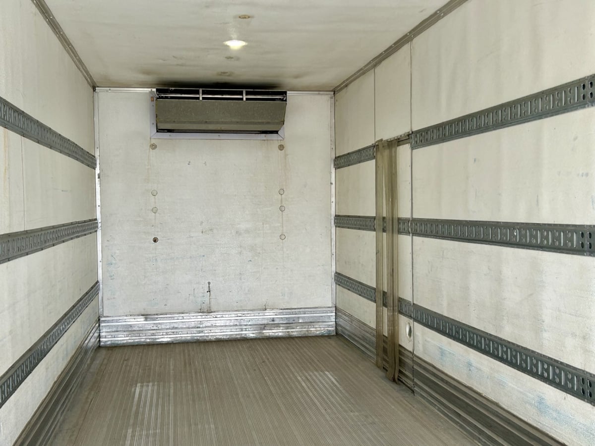 2018 Freightliner/Mercedes M2 106 803100