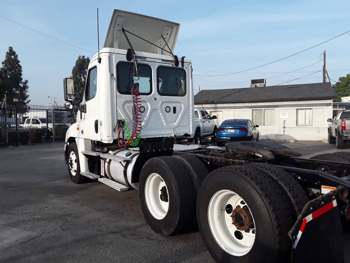 2018 Freightliner - image 4