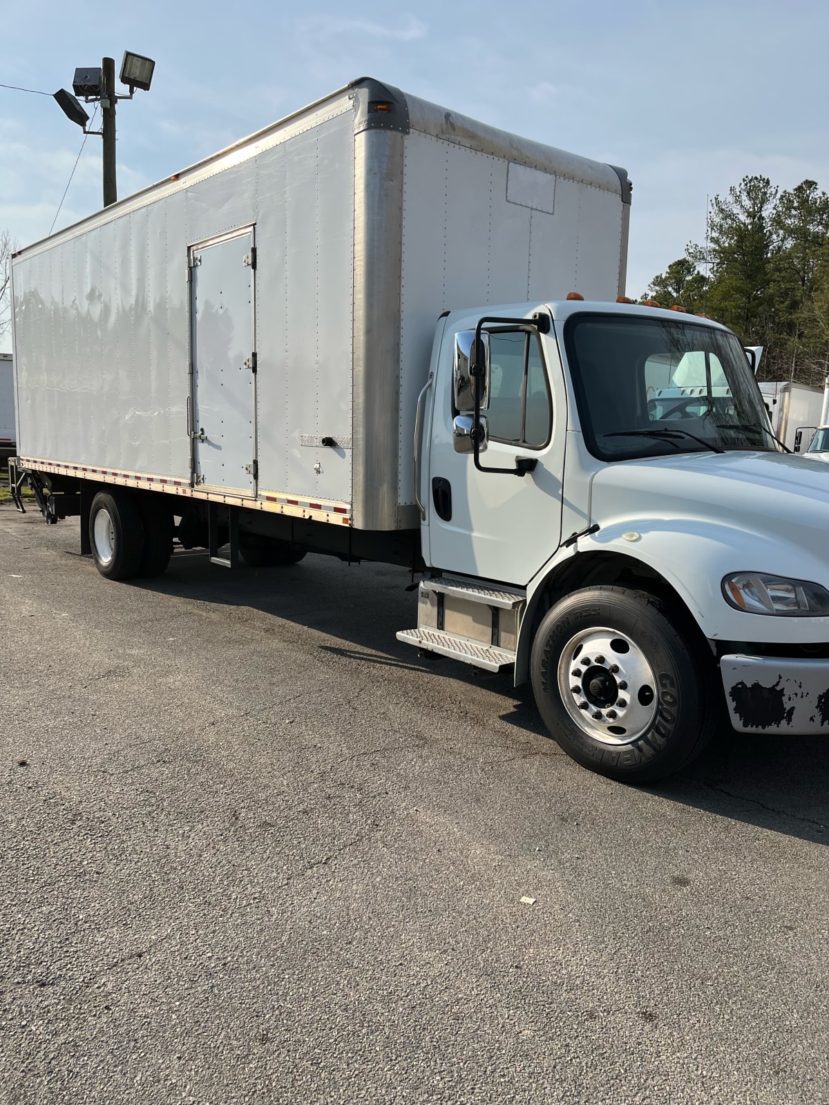 2019 Freightliner/Mercedes M2 106 803254