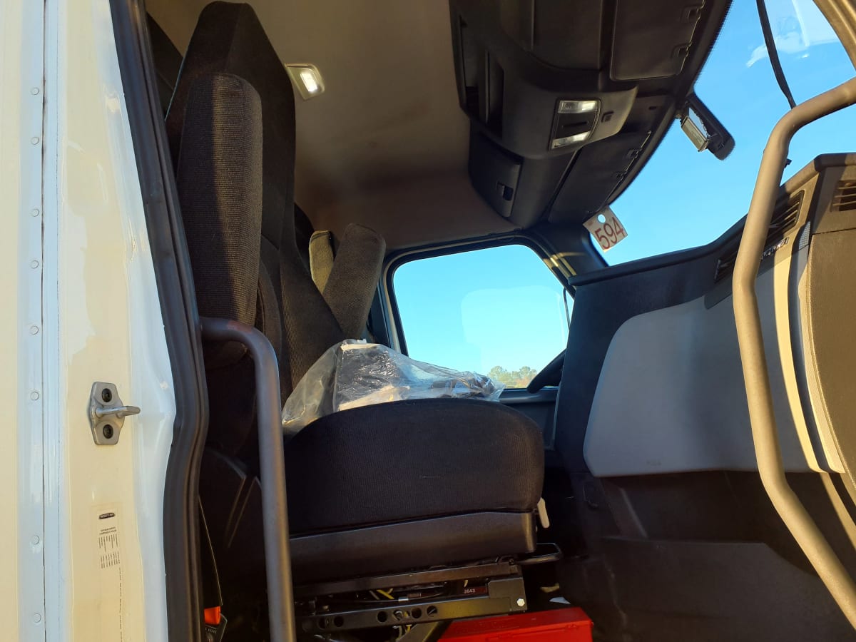 2019 Freightliner/Mercedes NEW CASCADIA 126 803299