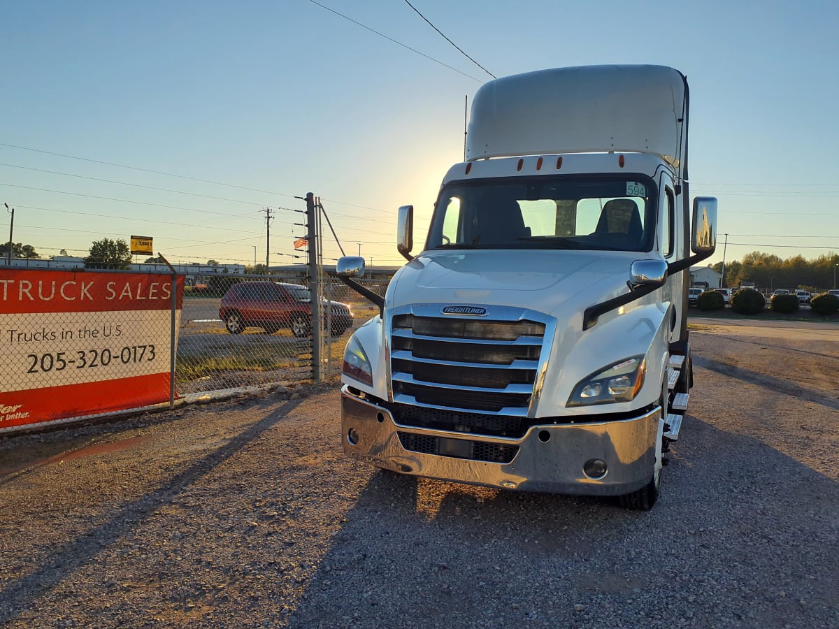 2019 Freightliner/Mercedes NEW CASCADIA 126 803299
