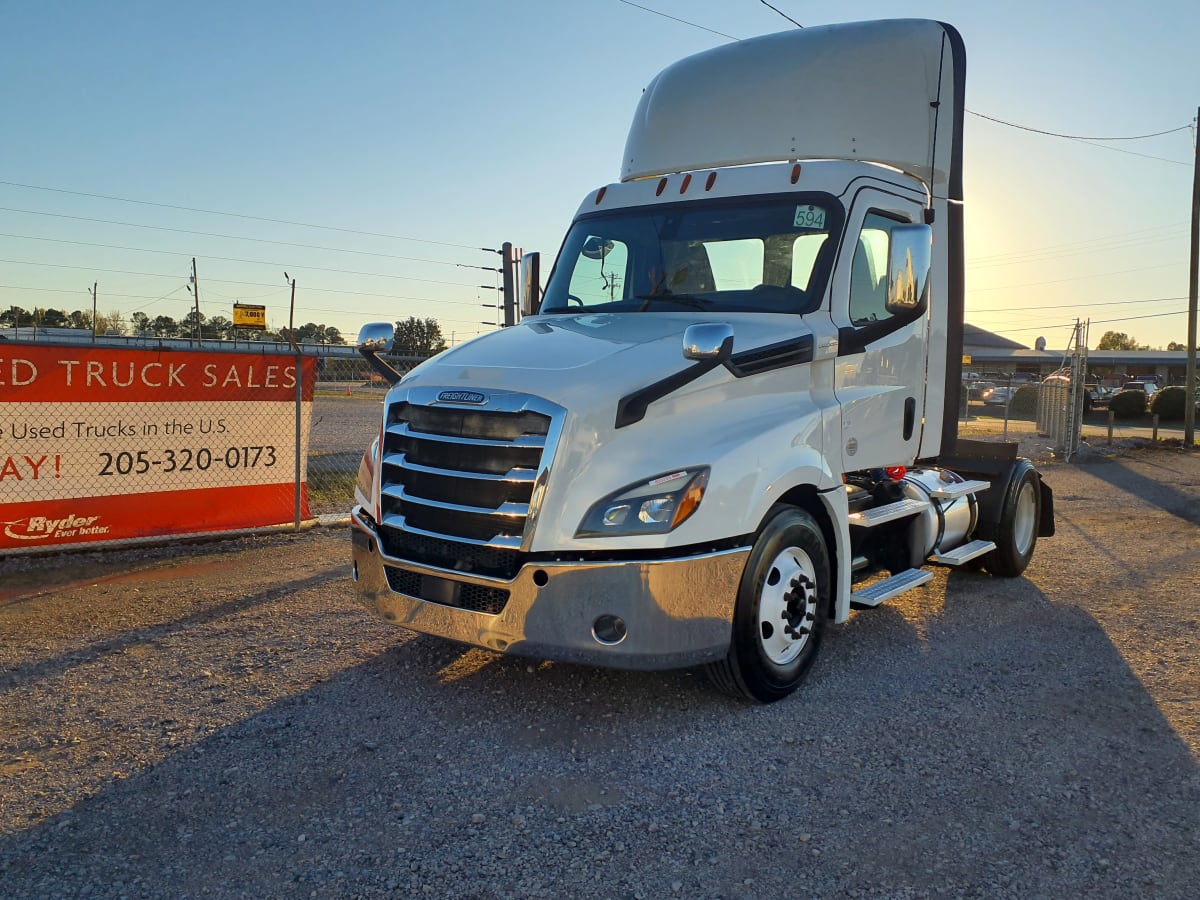 2019 Freightliner/Mercedes NEW CASCADIA 126 803299