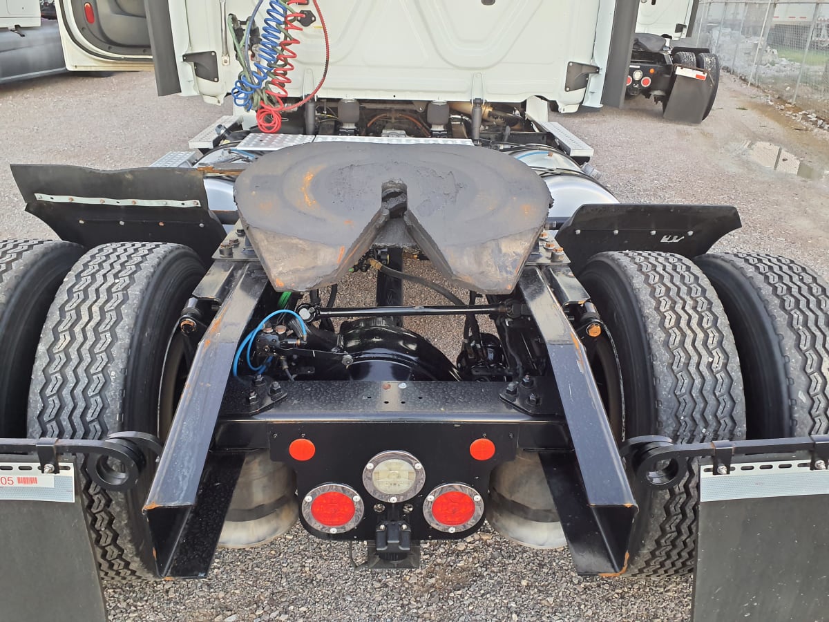 2019 Freightliner/Mercedes NEW CASCADIA 126 803305