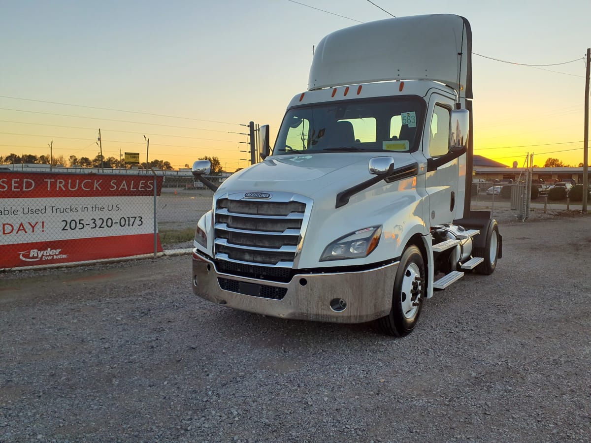 2019 Freightliner/Mercedes NEW CASCADIA 126 803305