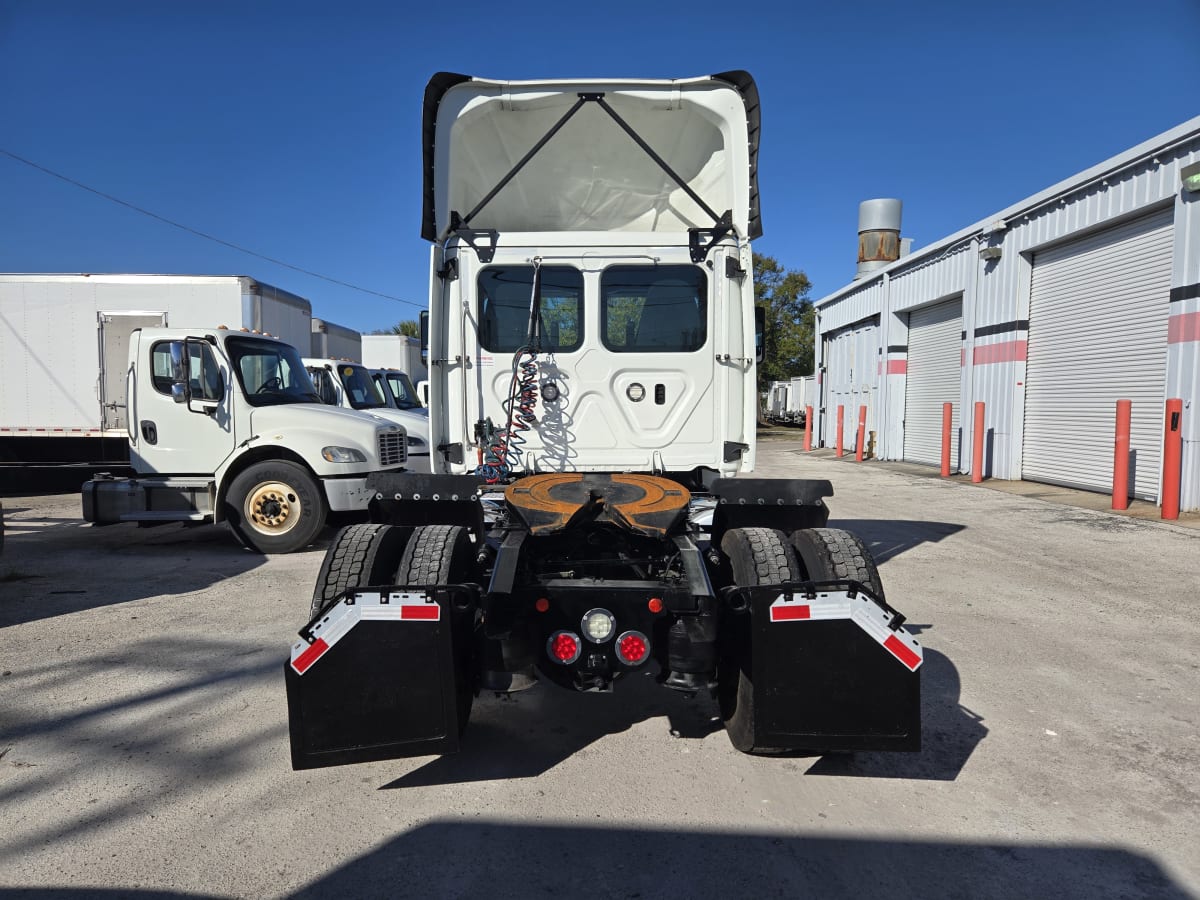 2019 Freightliner - image 5
