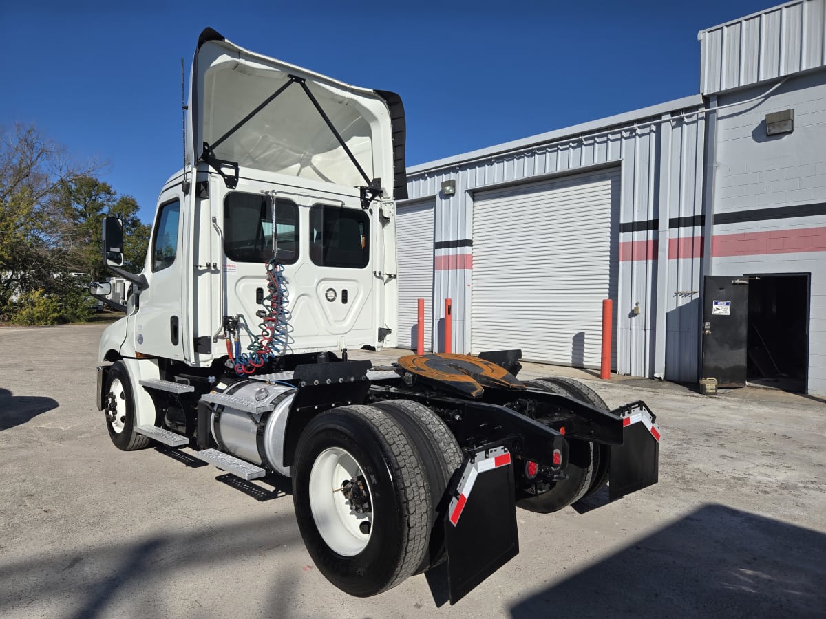 2019 Freightliner - image 6