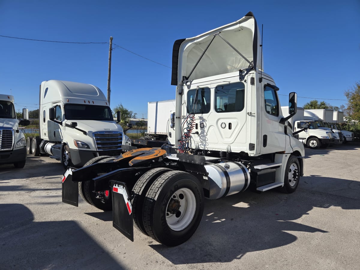 2019 Freightliner - image 4