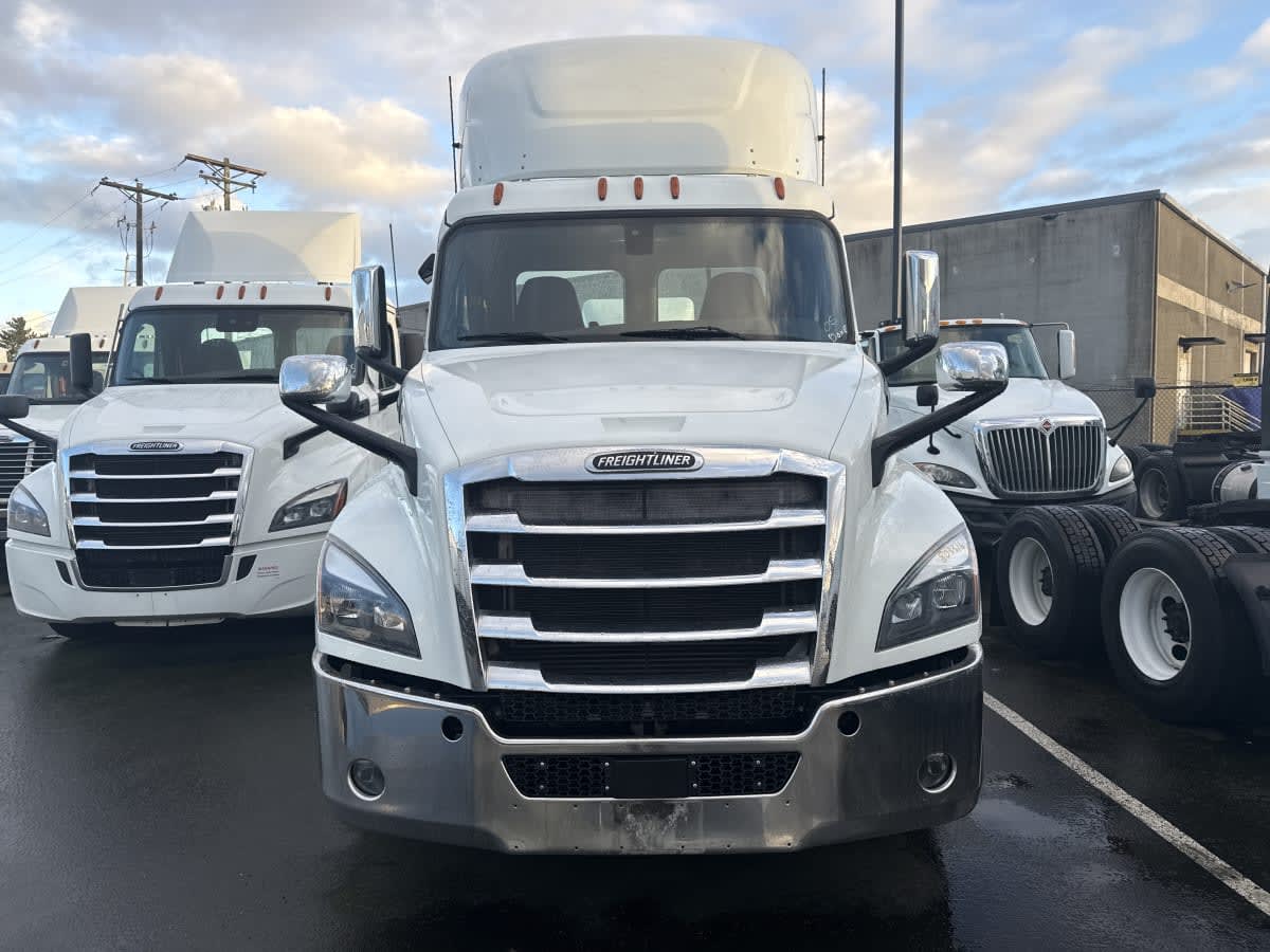 2019 Freightliner/Mercedes NEW CASCADIA 126 803316