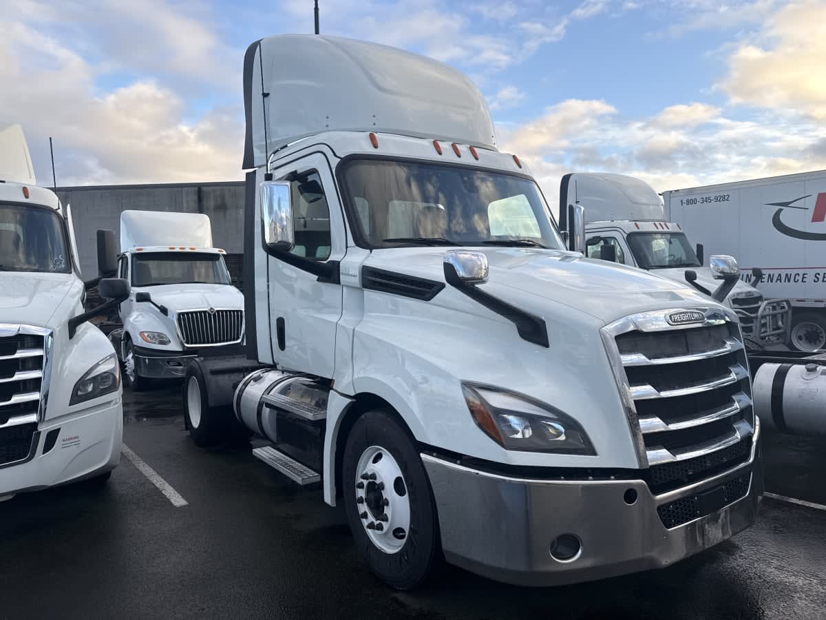 2019 Freightliner/Mercedes NEW CASCADIA 126 803316