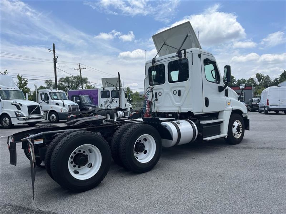 2019 Freightliner - image 4
