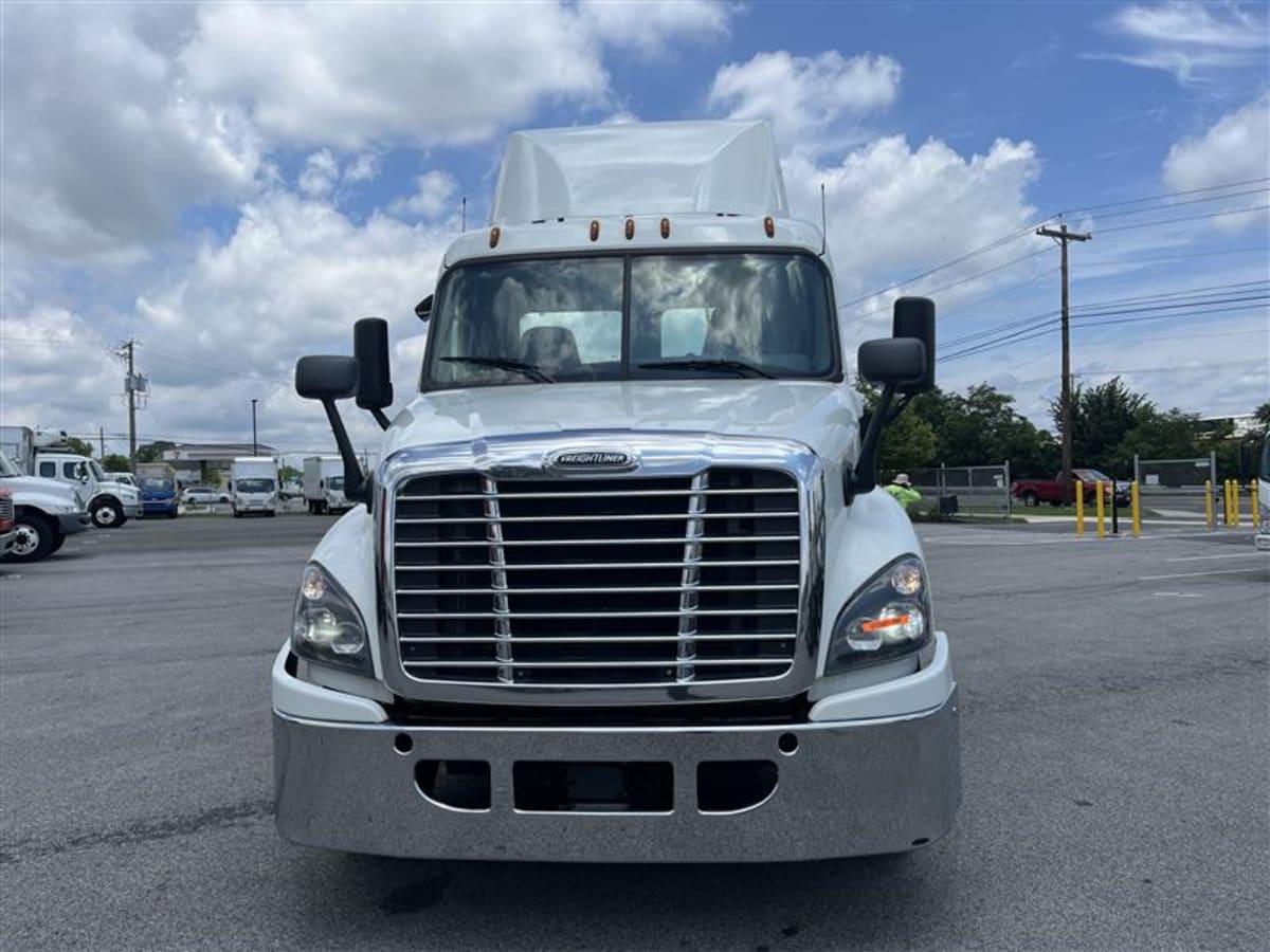 2019 Freightliner - image 2